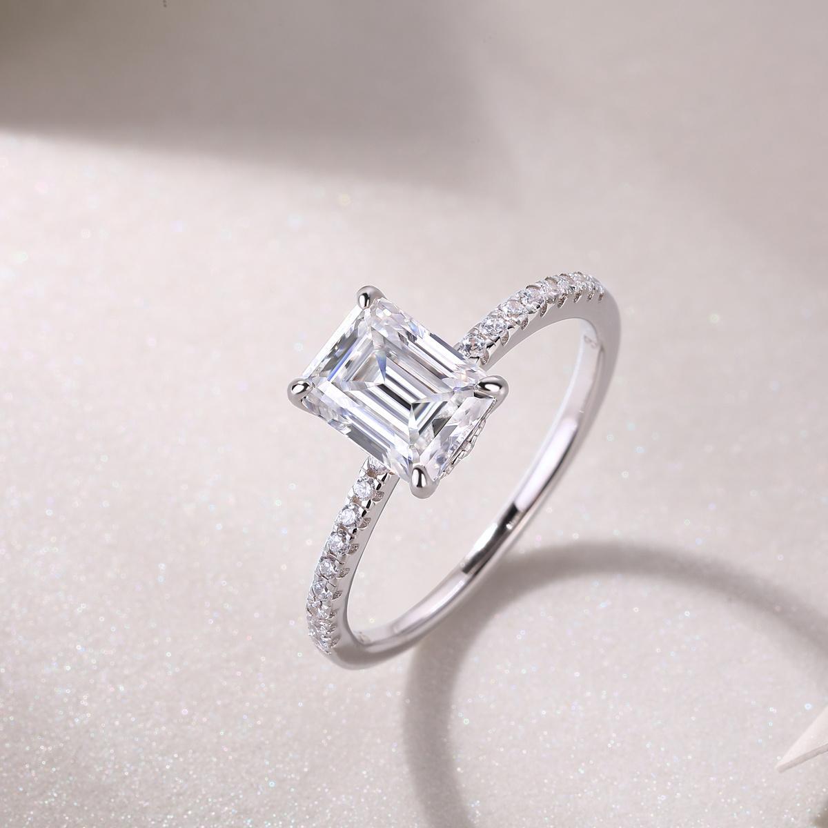Women's 2-Carat Simple S925 Moissanite Engagement Ring